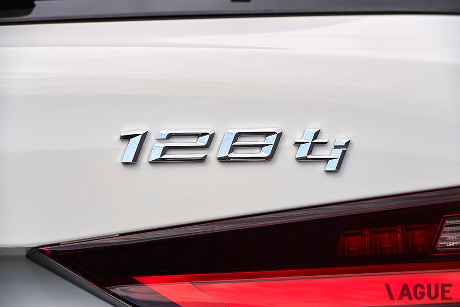 BMW「128ti」のエンブレム