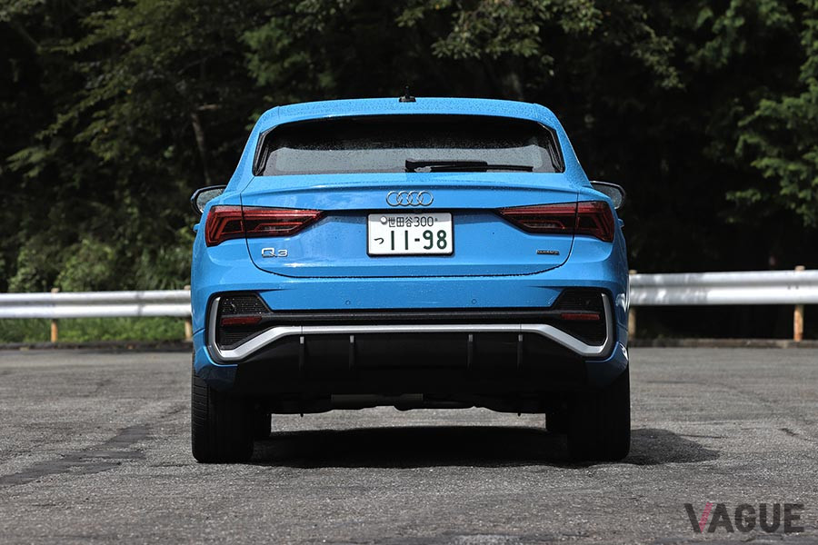 アウディ「Q3スポーツバック 35TDIクワトロ Sライン」。ボディカラーはターボブルー