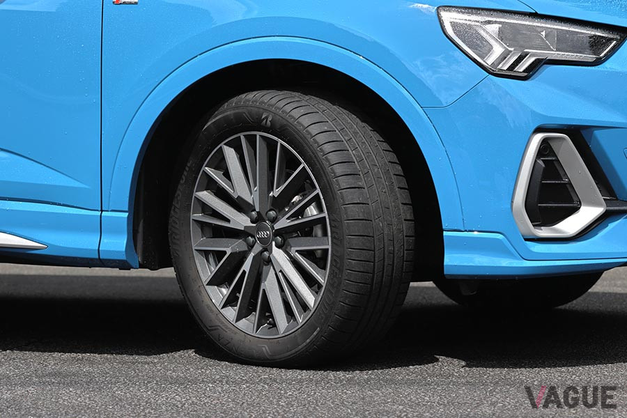 アウディ「Q3スポーツバック 35TDIクワトロ Sライン」のタイヤサイズは235／50R19