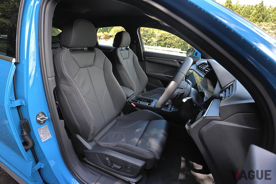 アウディ「Q3スポーツバック 35TDIクワトロ Sライン」のフロントシート。プラスパッケージ（オプション：6万円）装着車