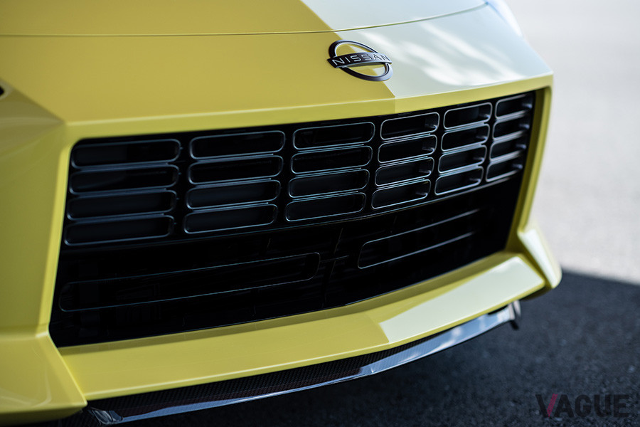 日産新型「フェアレディZ」プロトタイプのフロントグリル