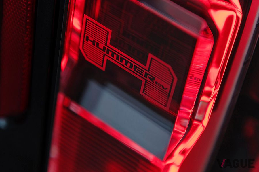 「ハマーEVエディション1」の室内ディテール