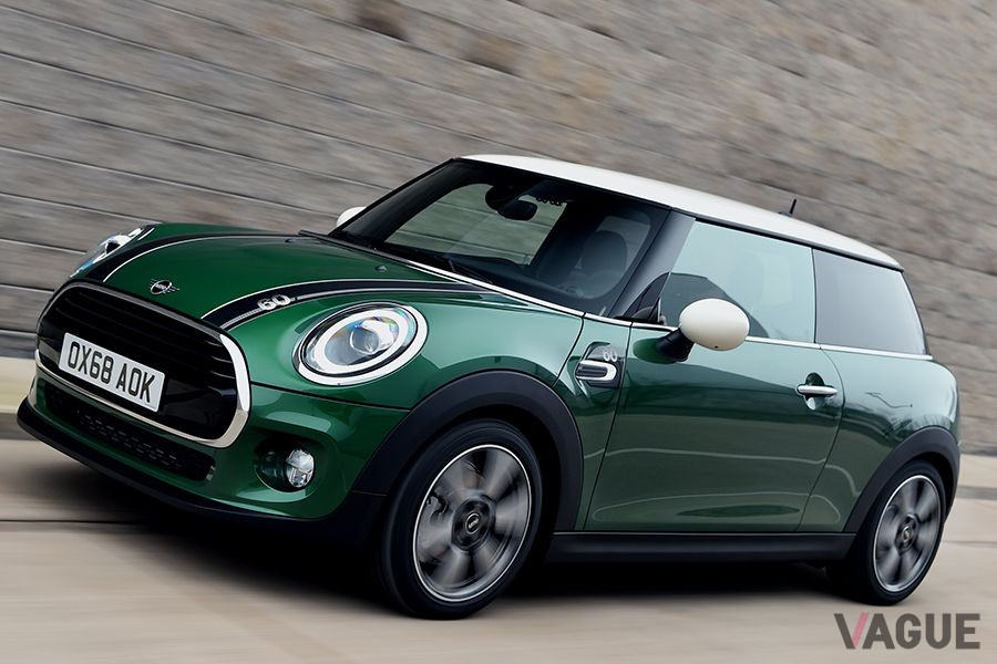 MINI3ドア。写真は2019年に登場したMINI生誕60周年記念特別仕様車「MINI 60 YEARS EDITION」
