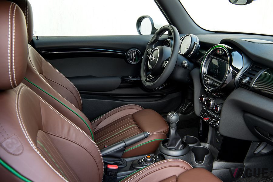MINI3ドア（特別仕様車「MINI 60 YEARS EDITION」）のフロントシート