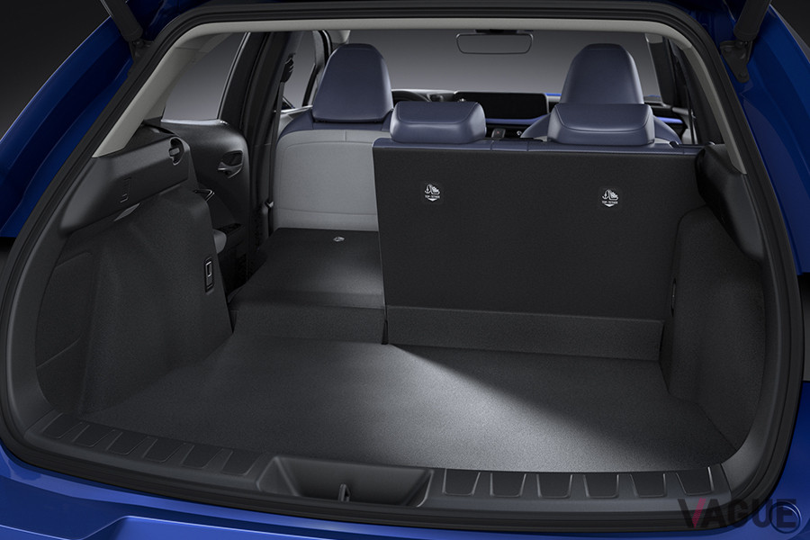レクサス初のEV「UX300e」の荷室