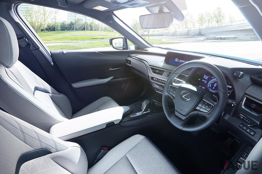 レクサス初のEV「UX300e」のインパネ