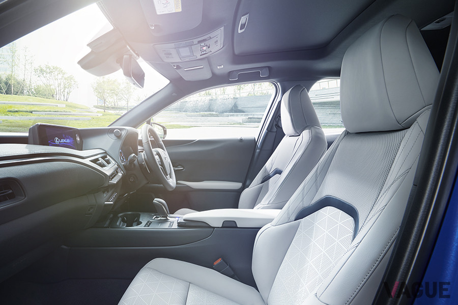 レクサス初のEV「UX300e」のシート