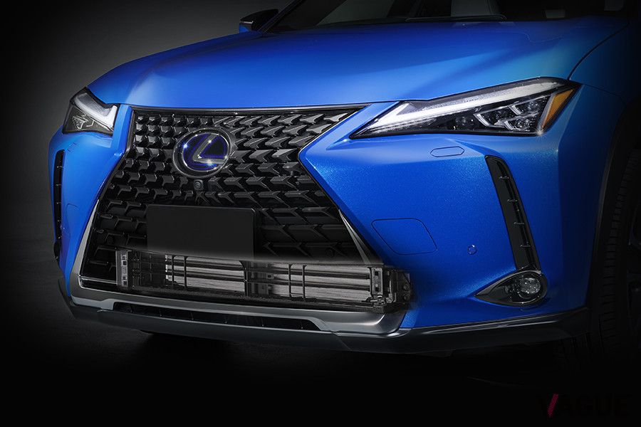 レクサス初のEV「UX300e」のグリルシャッター