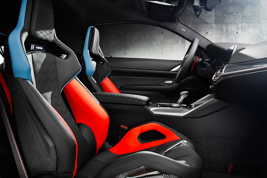特別限定車 BMW「M4コンペティション×KITH」のフロントシート