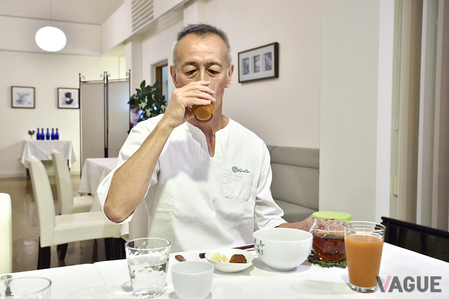 2日目の夕食の頃には、にんじんジュースが染み入るように美味しく感じる
