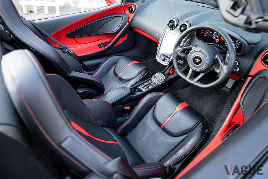 2018年式マクラーレン「570Sスパイダー」は、約1300万円で落札された（C）Bonhams 2001-2020