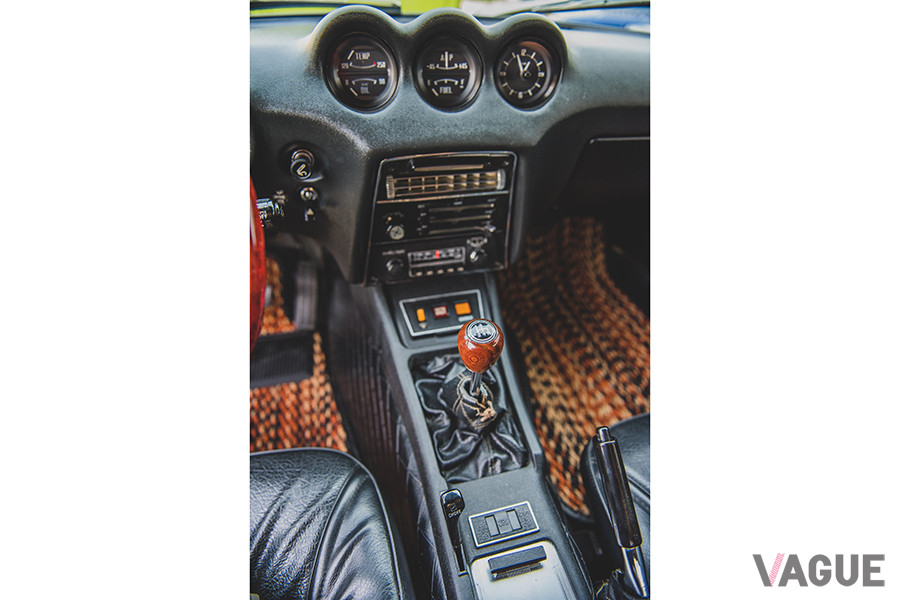 スポーツカーらしいシンプルなコックピット（C）2020 Courtesy of RM Sotheby's