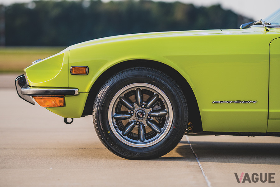 ホイールは一見するとワタナベのエイトスポーク風だ（C）2020 Courtesy of RM Sotheby's