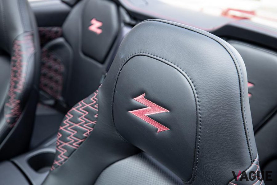 ヘッドレストにはザガートの「Z」が刺繍される（C）Bonhams 2001-2020