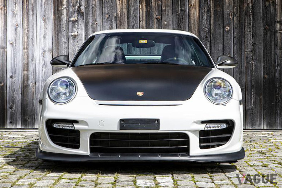 約5200万円−7500万円のエスティメートがつけられた、2011年式ポルシェ「911GT2 RS」（C）Bonhams 2001-2020