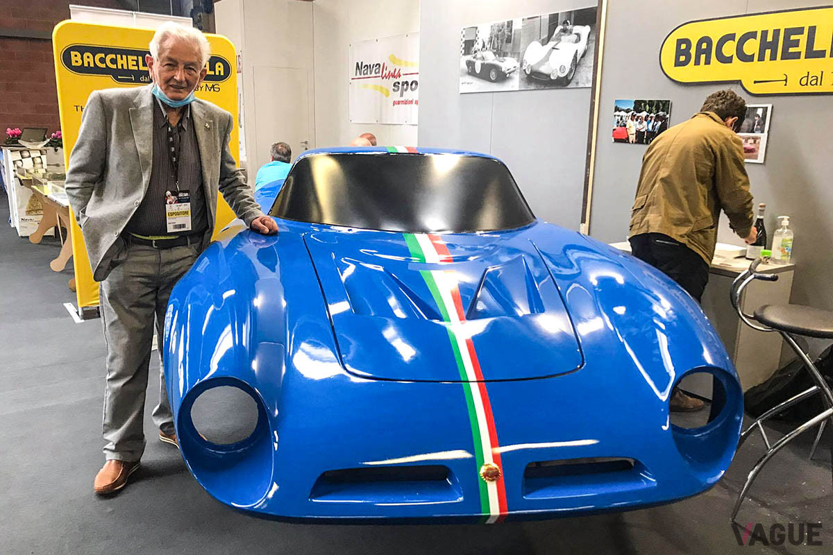 バッケッリ&ヴィッラのフランコ・バッケッリ氏と共に。ビッザリーニ「5300ストラダーレ」のマスター