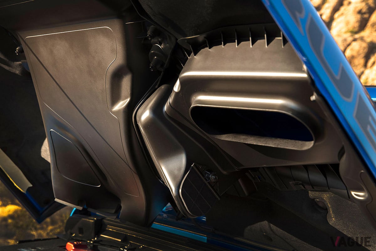 「ルビコン392」の機能的なボンネットスクープ