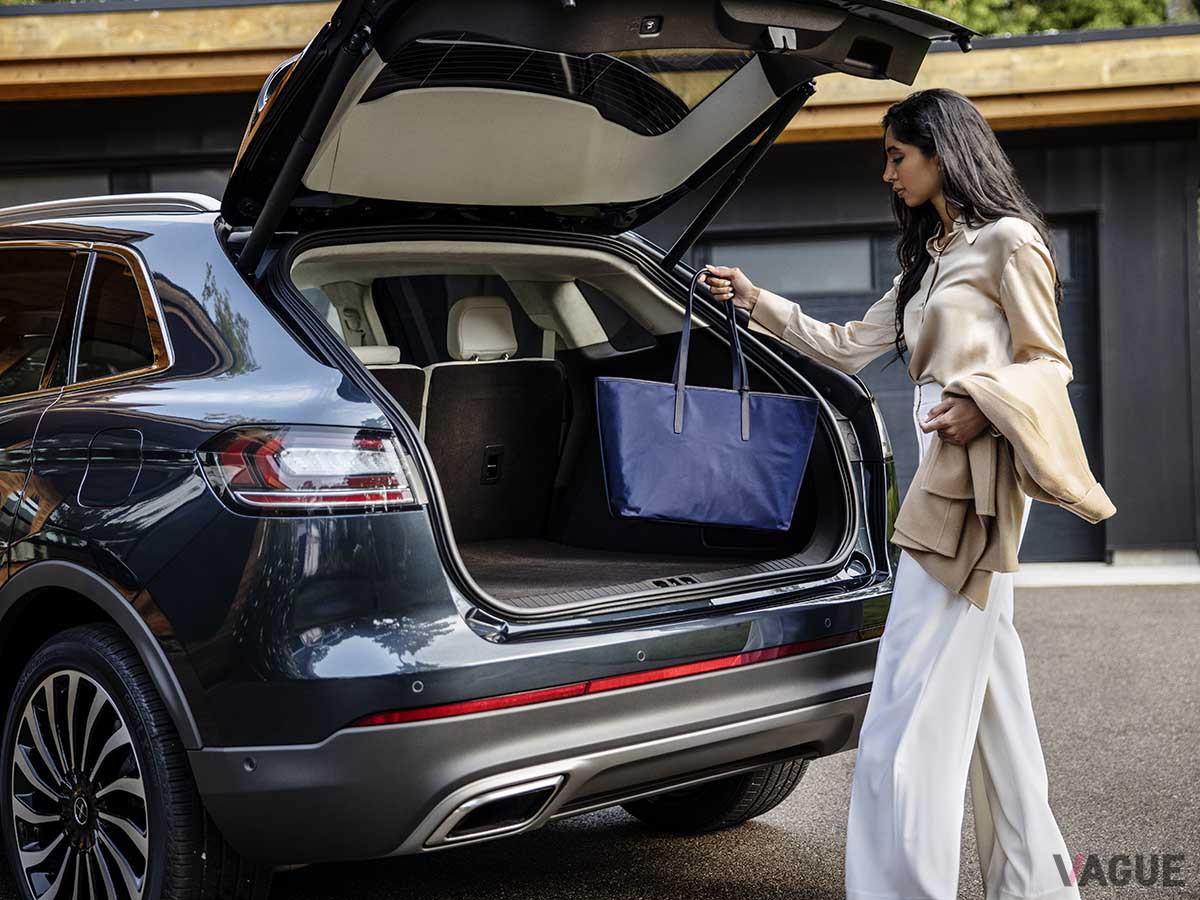 2021年型リンカーン「ノーチラス」フライトブルー