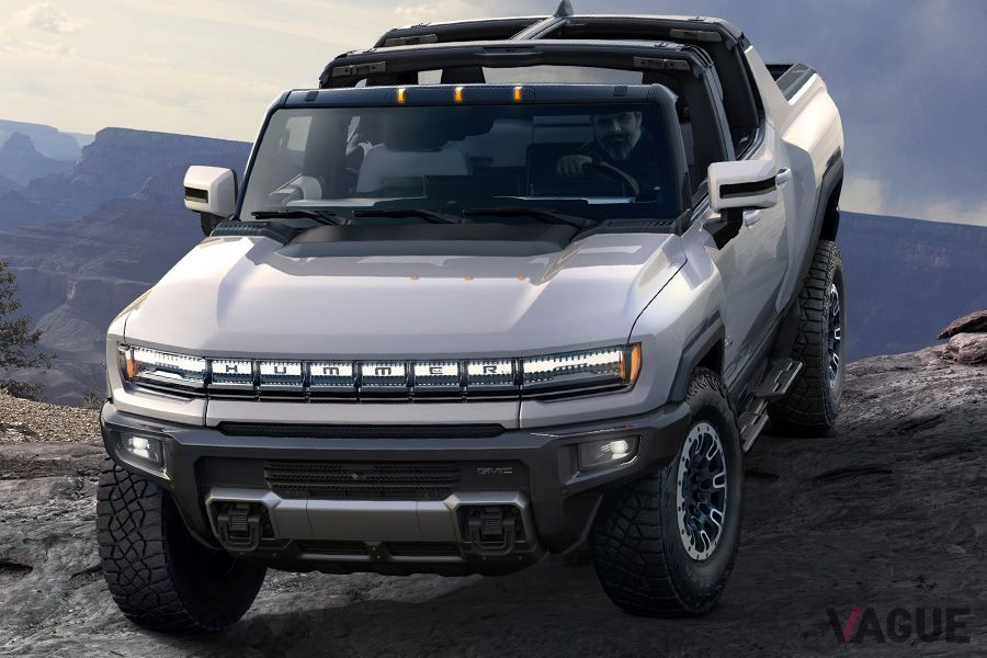 「ハマーEV」のオフロード走行シーン