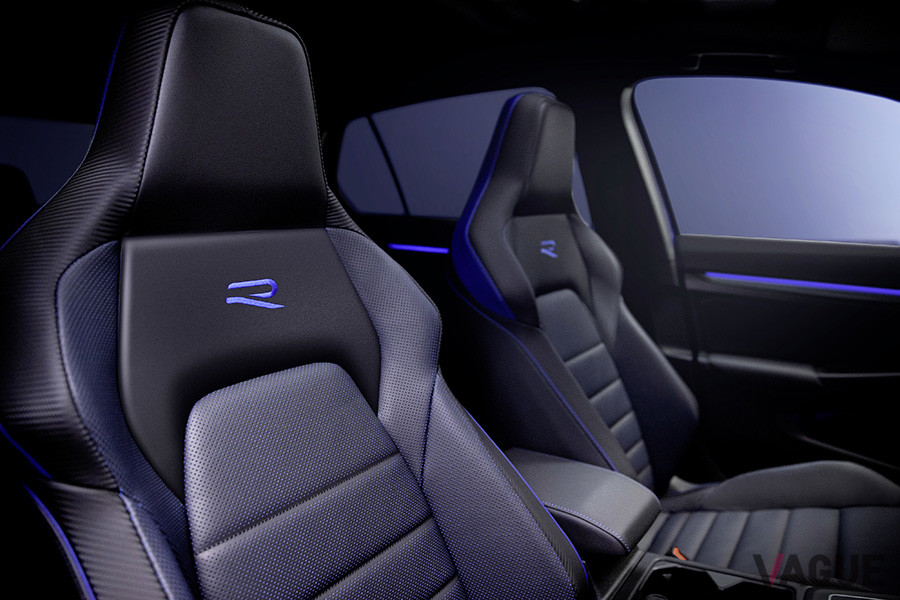 VW新型「ゴルフR」のフロントシート