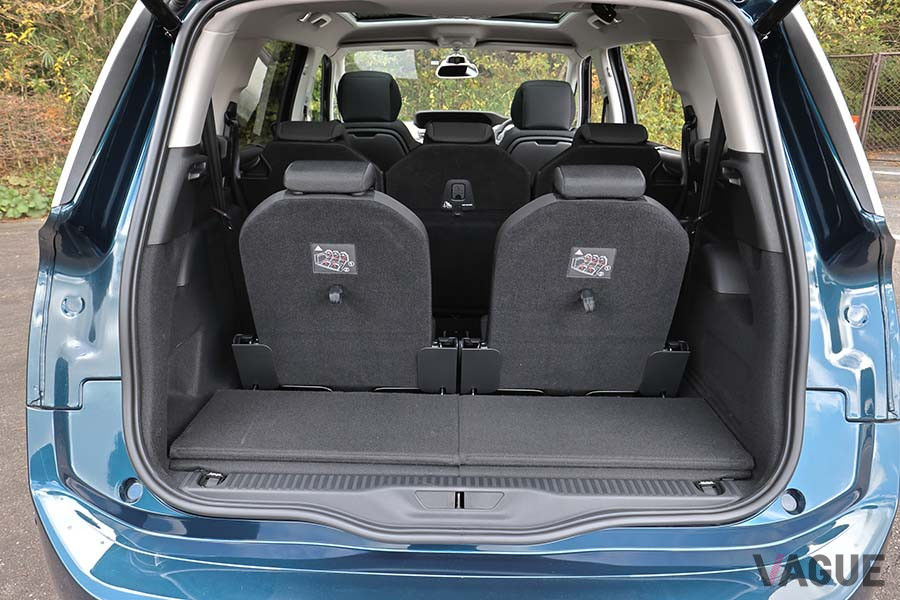 シトロエン「グランドC4スペースツアラー」の3列目シート仕様時の荷室