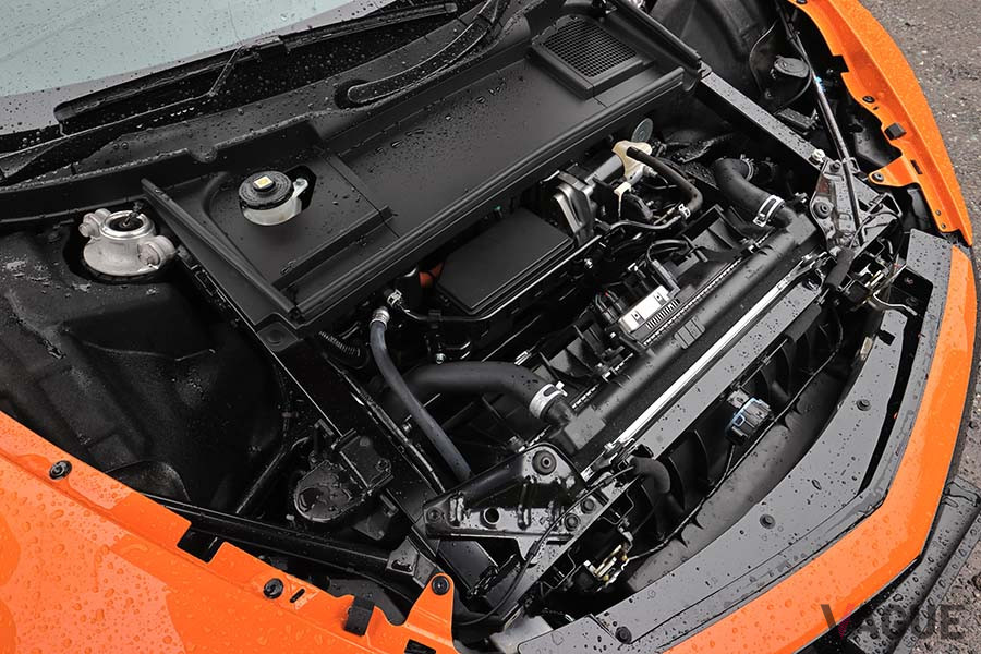 ホンダ「NSX」のフロントボンネット下