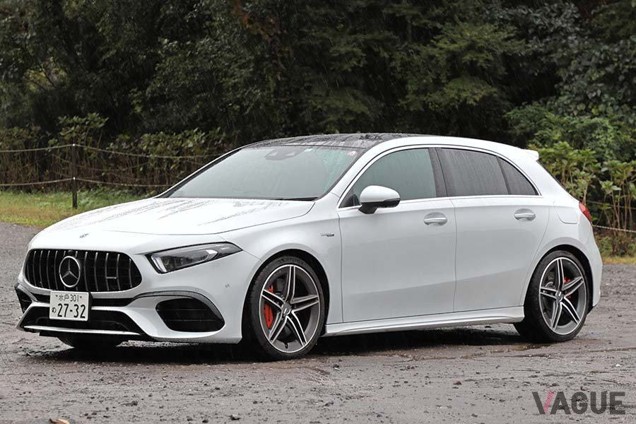 「メルセデスAMG A45S 4マティック＋」の全長は4445mm。Cセグメントハッチバックだ
