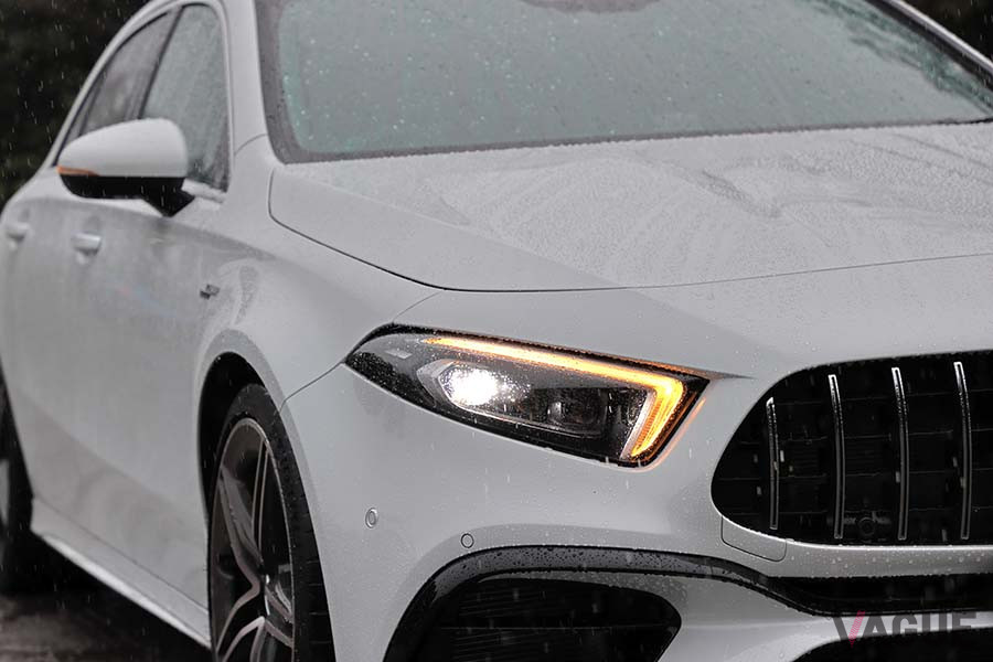 「メルセデスAMG A45S 4MATIC＋」のマルチビームLEDヘッドライト
