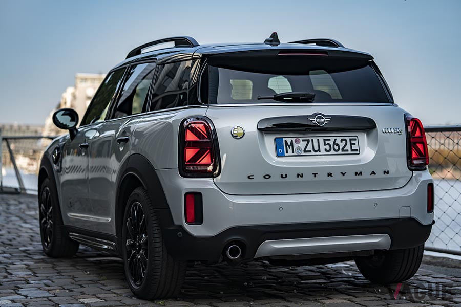 2020年1月から9月累計で輸入車ブランド第5位は1万6028台でBMW MINI。写真は9月30日に発表された改良新型「MINIクロスオーバー」