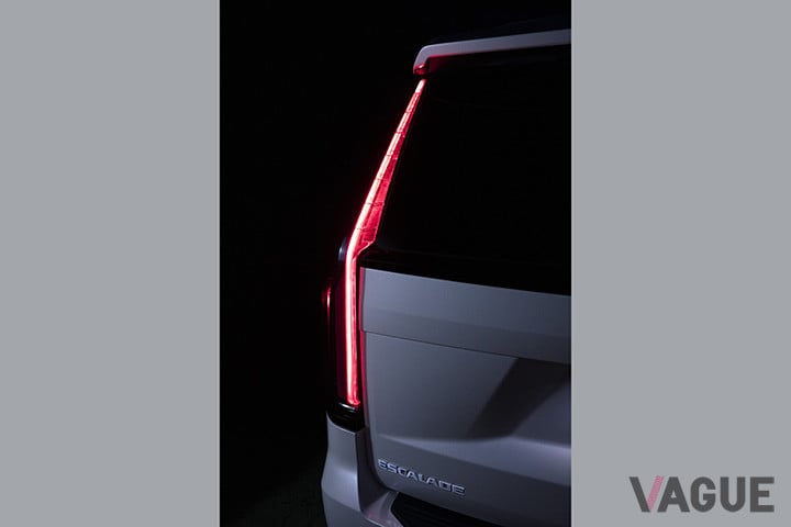 新型「キャデラック エスカレード」のテールランプ