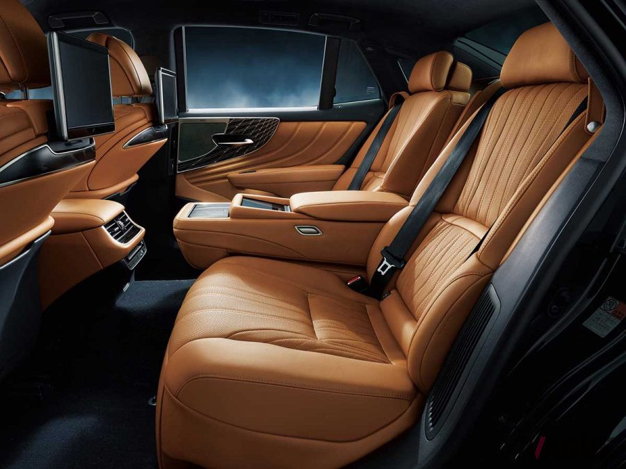 レクサス新型「LS500h」のリアシート
