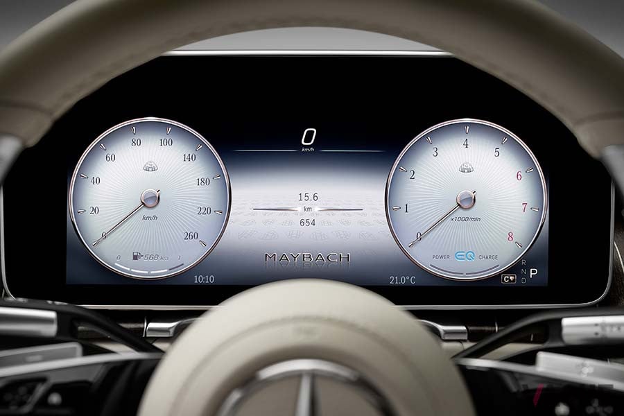 新型「メルセデス-マイバッハSクラス」のメーター