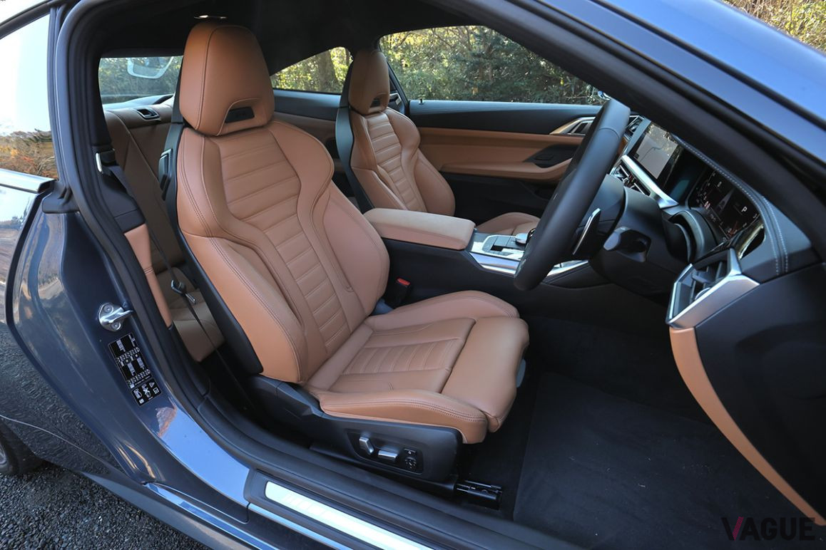 BMW新型「M440i xドライブ クーペ」のフロントシート。試乗車はオプションのMスポーツシート（13万6000円）