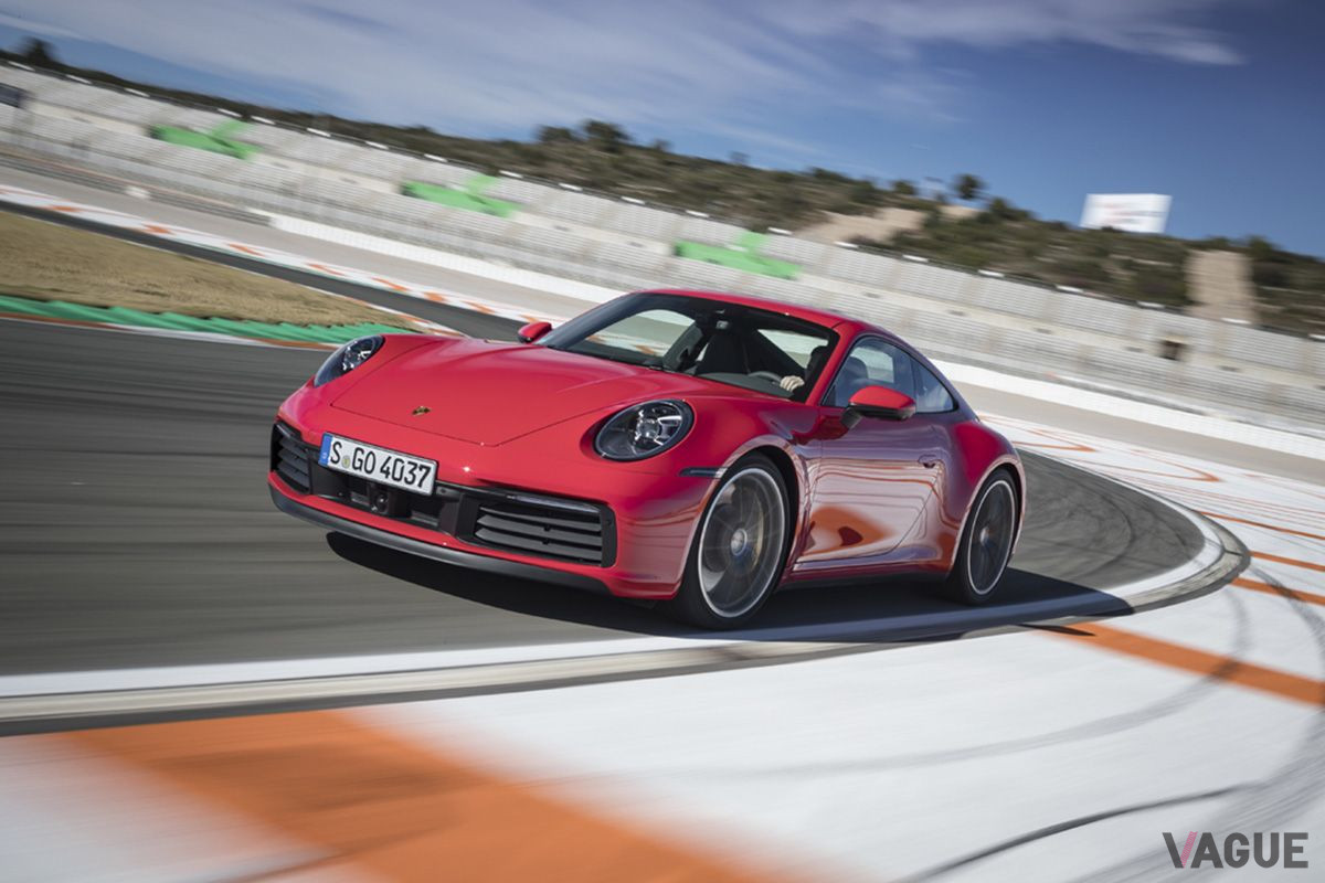 ポルシェ「911カレラS」のサーキット走行風景