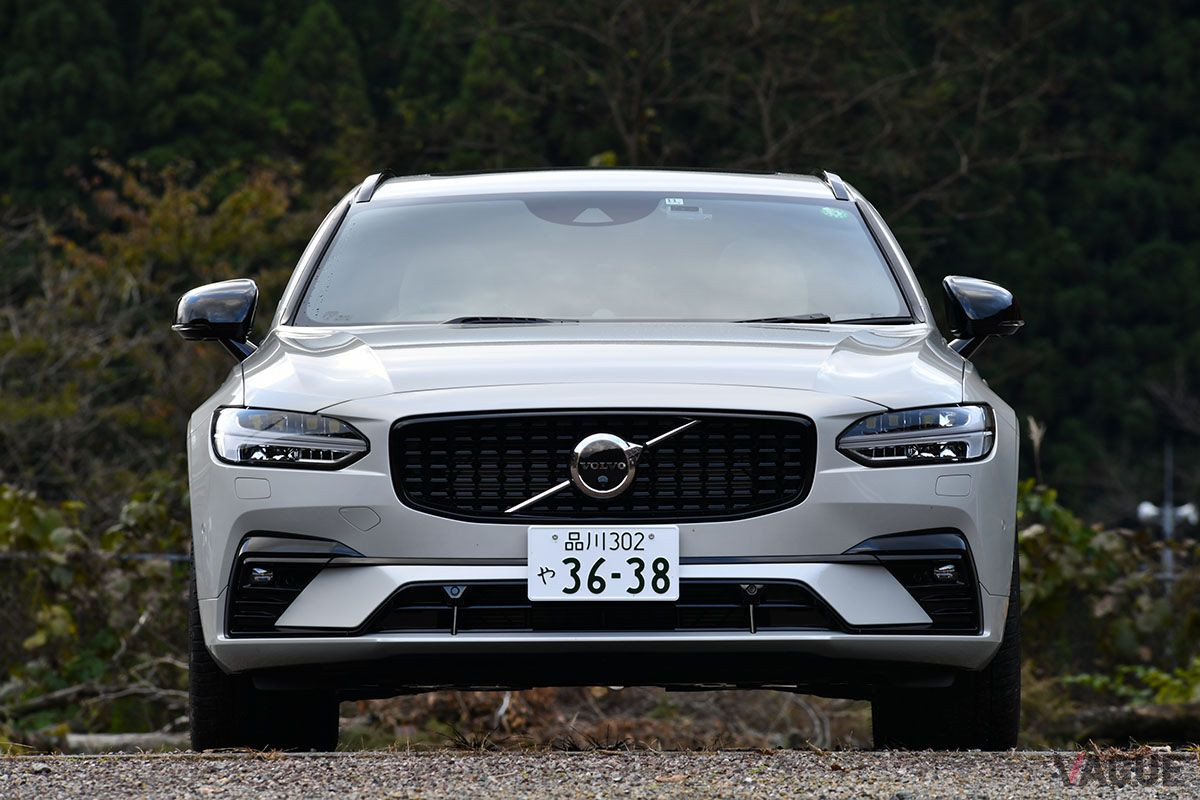 ボルボ「V90 B6 AWD Rデザイン」の全高は1475mm。SUVのように車高は高くなく、セダンと同じアイポイントになる