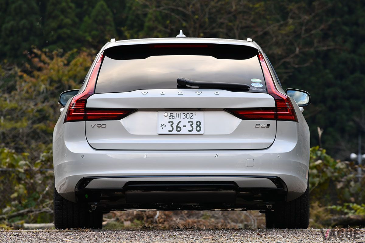 ボルボ「V90 B6 AWD Rデザイン」の全幅は1880mm