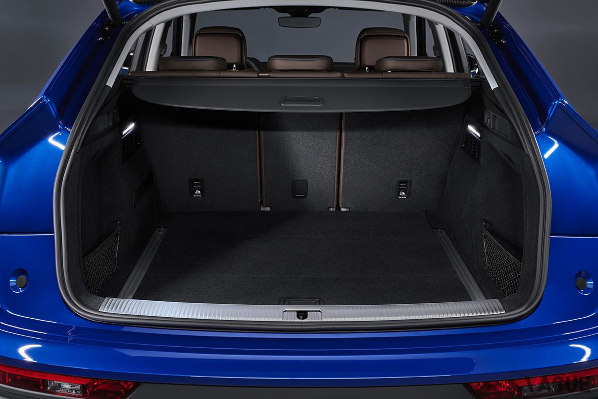 アウディ「Q5スポーツバック」の荷室