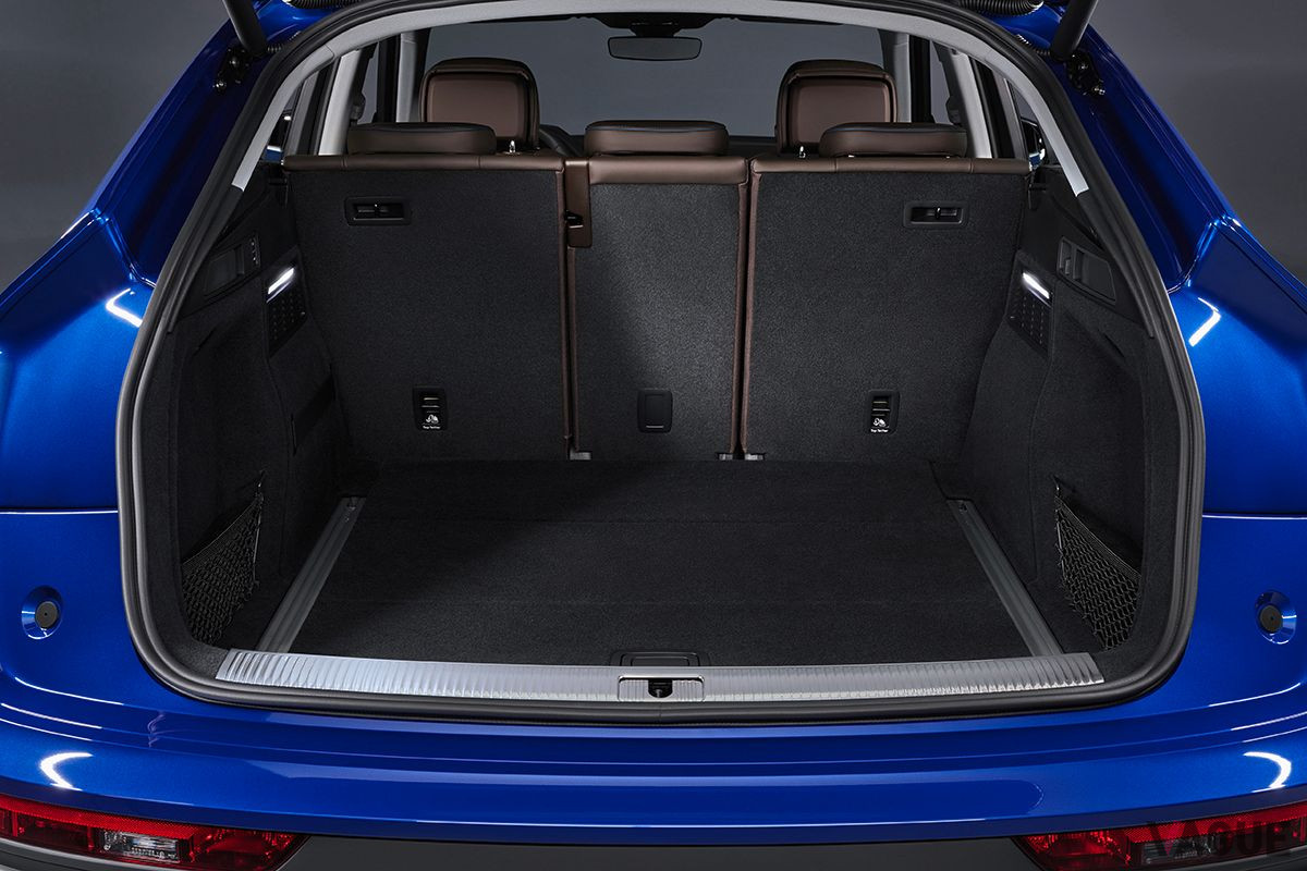 アウディ「Q5スポーツバック」の荷室
