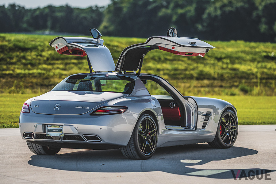 新車当時の車両価格と変わらない、およそ2500万円で落札されたメルセデス・ベンツ「SLS AMG クーペ」（C）2020 Courtesy of RM Sotheby's