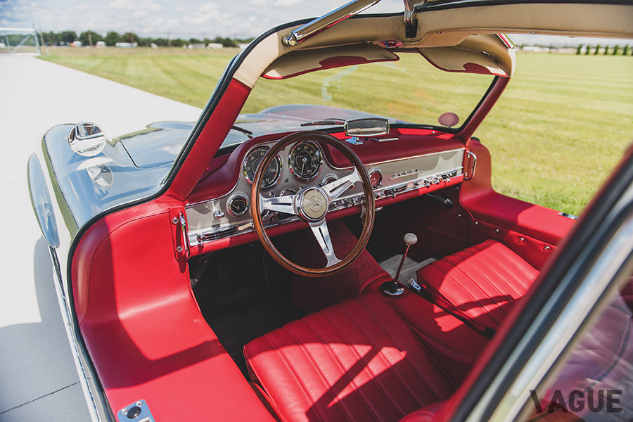 1億5000万円オーバーで落札されたメルセデス・ベンツ「300 SL ガルウイング」（C）2020 Courtesy of RM Sotheby's