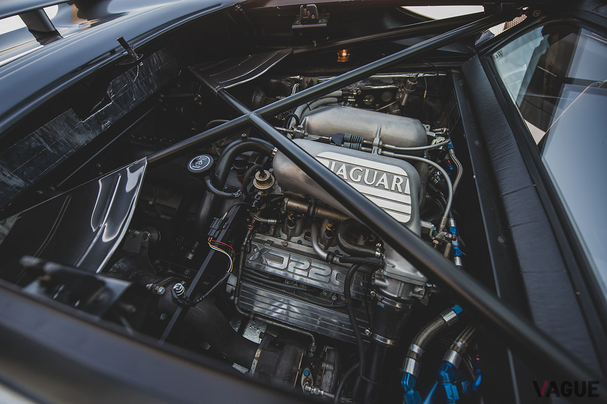 およそ5000万円で落札されたジャガー「XJ220」（C）2020 Courtesy of RM Sotheby's