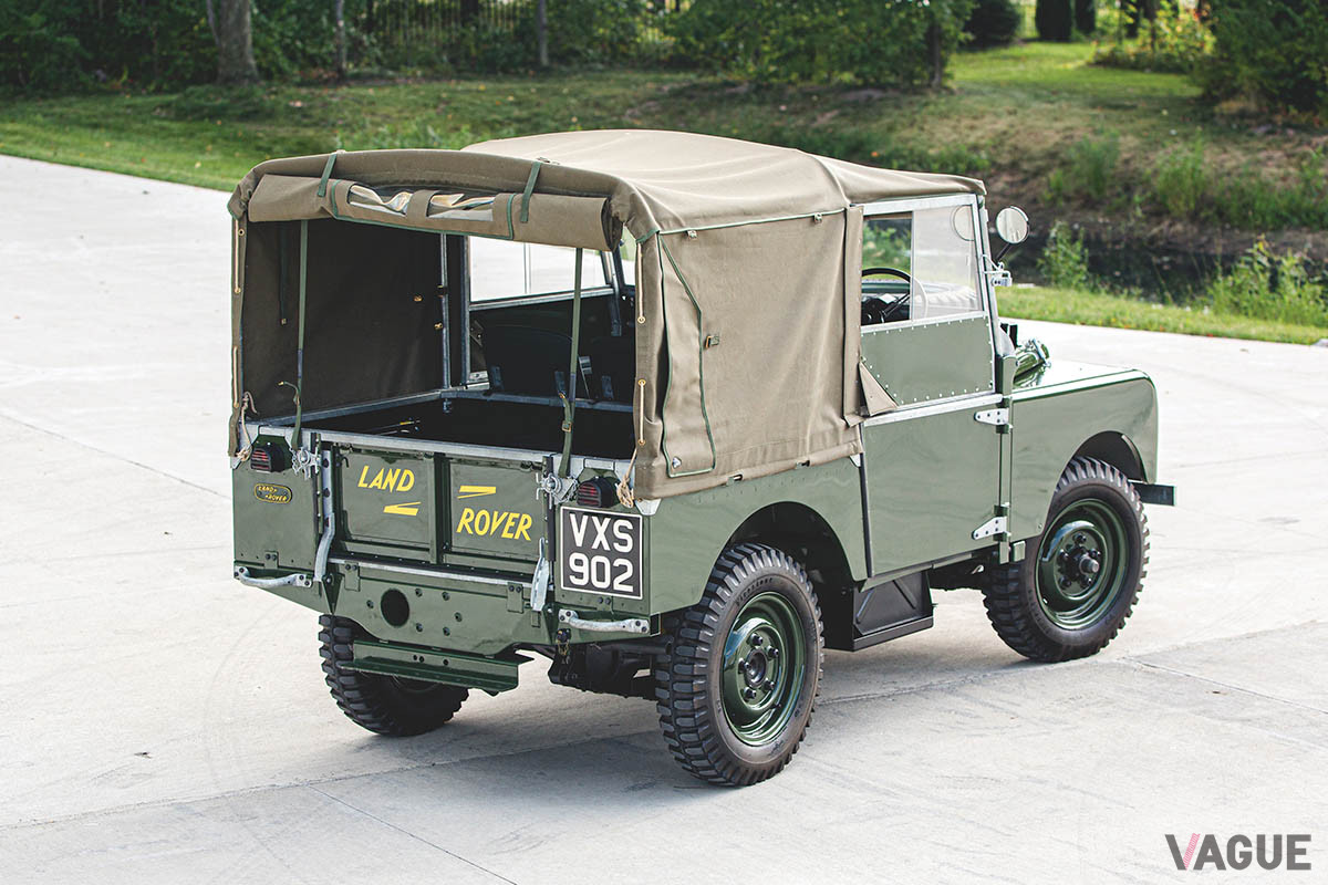 およそ2500万円で落札されたランドローバー「シリーズI SWB カー・ゼロ」（C）2020 Courtesy of RM Sotheby's