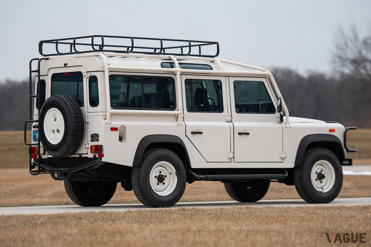 約1300万円という驚きの価格で落札されたランドローバー「NASディフェンダー110」（C）2020 Courtesy of RM Sotheby's