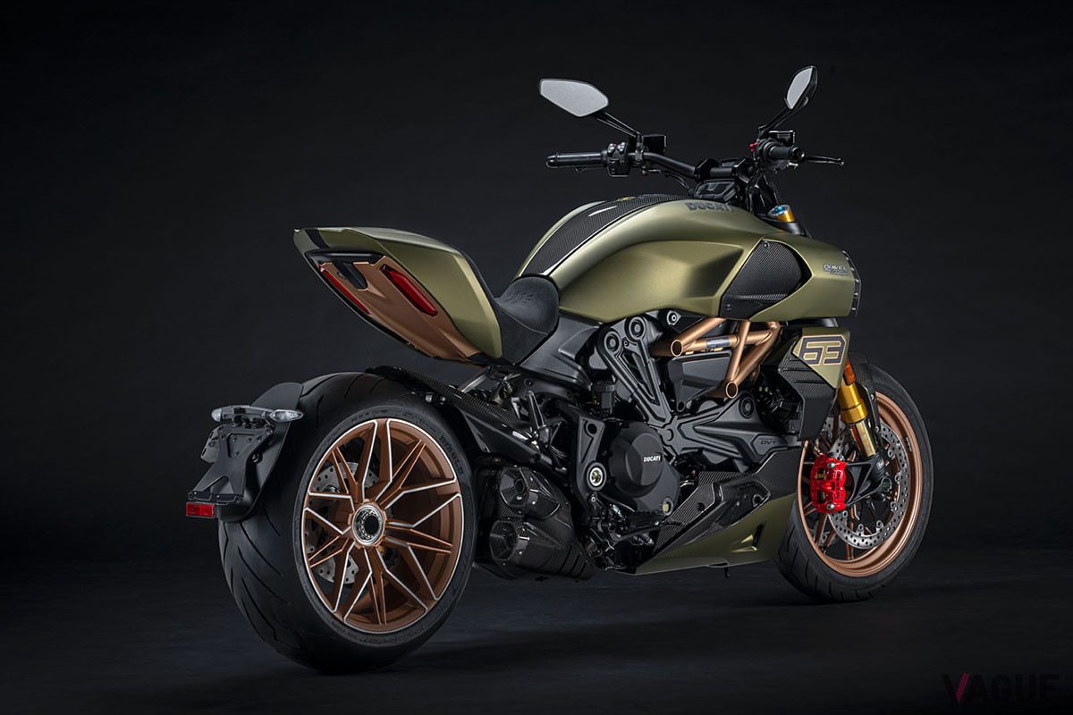 「ドゥカティ・ディアベル 1260 ランボルギーニ」は、「ディアベル1260S」がベース