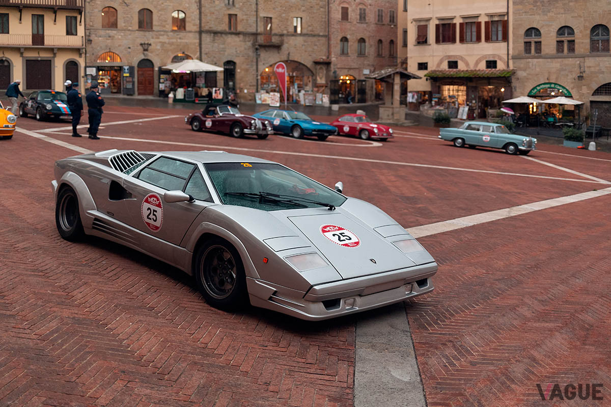 スタートを待つ参加車たち
