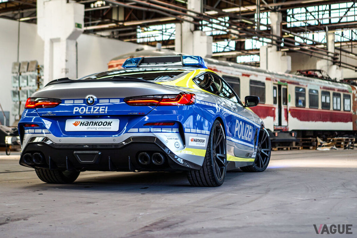 ACシュニッツァーが製作したパトカーは、ドイツで毎年おこなわれているチューニングカーの啓蒙活動「TUNE IT! SAFE! campaign」の一環である