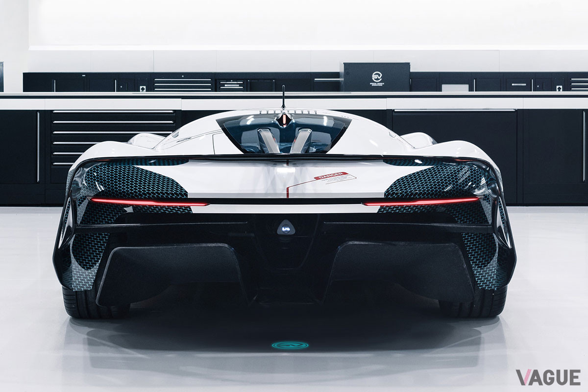 実寸大スケールでのデザインスタディを経てつくられたジャガー「Vision Gran Turismo SV」