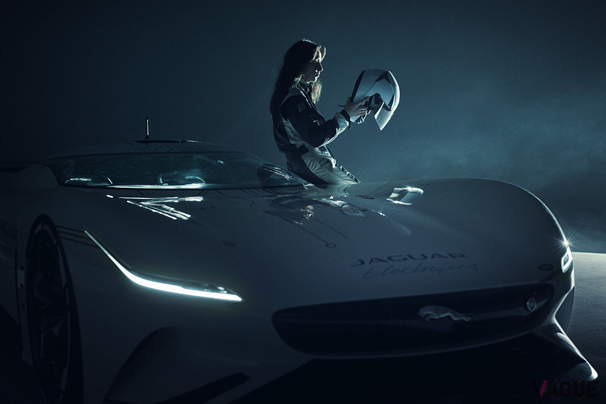 レースで培ってきたパワートレイン・テクノロジーが組み込まれたジャガー「Vision Gran Turismo SV」