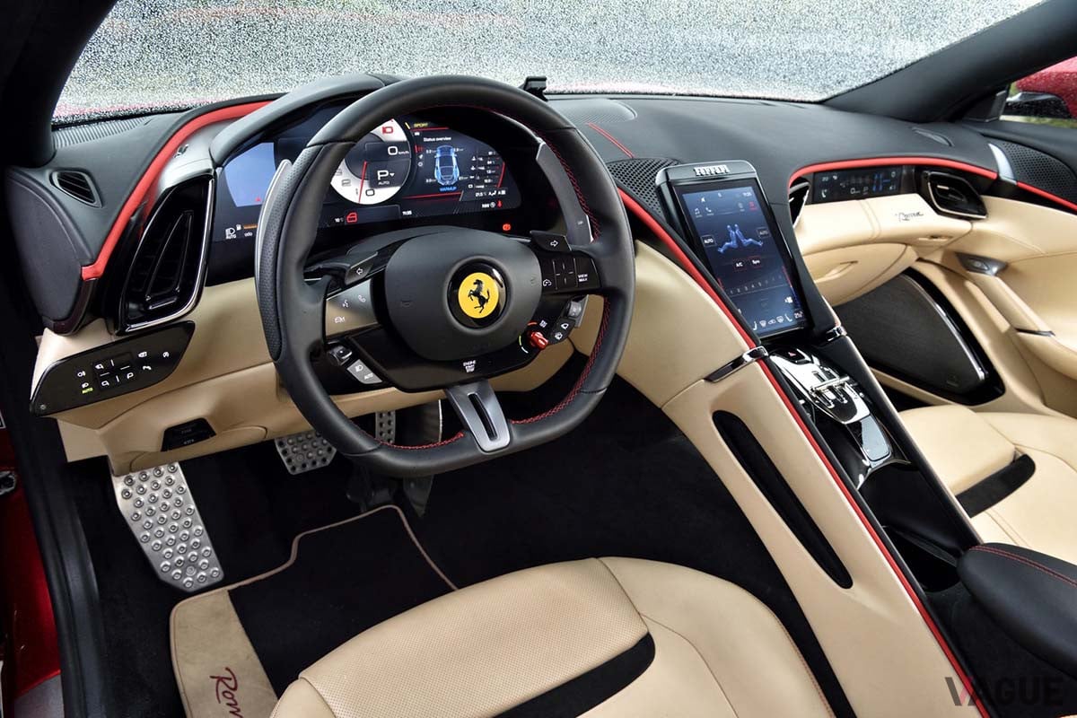 グランドツーリングをフェラーリ流に解釈したインテリア