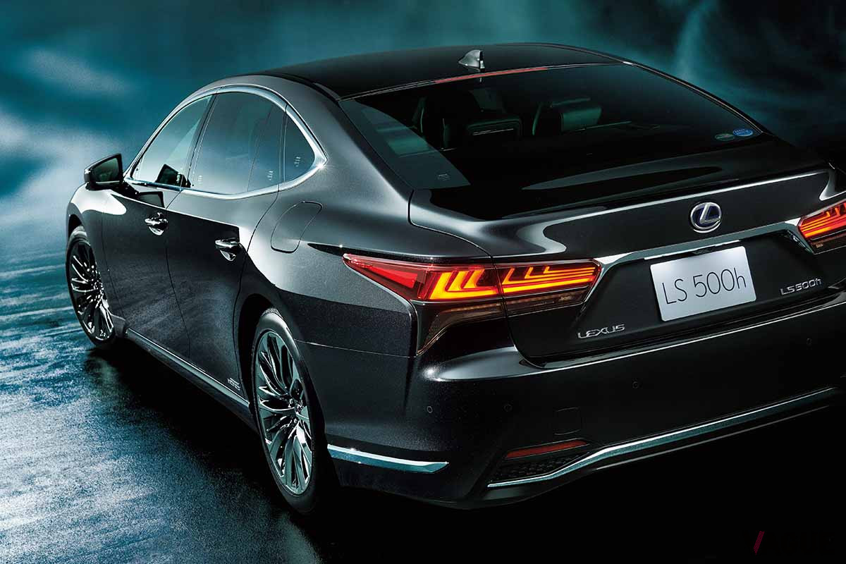 2020年11月19日に発表・発売されたレクサス新型「LS」（LS500h）